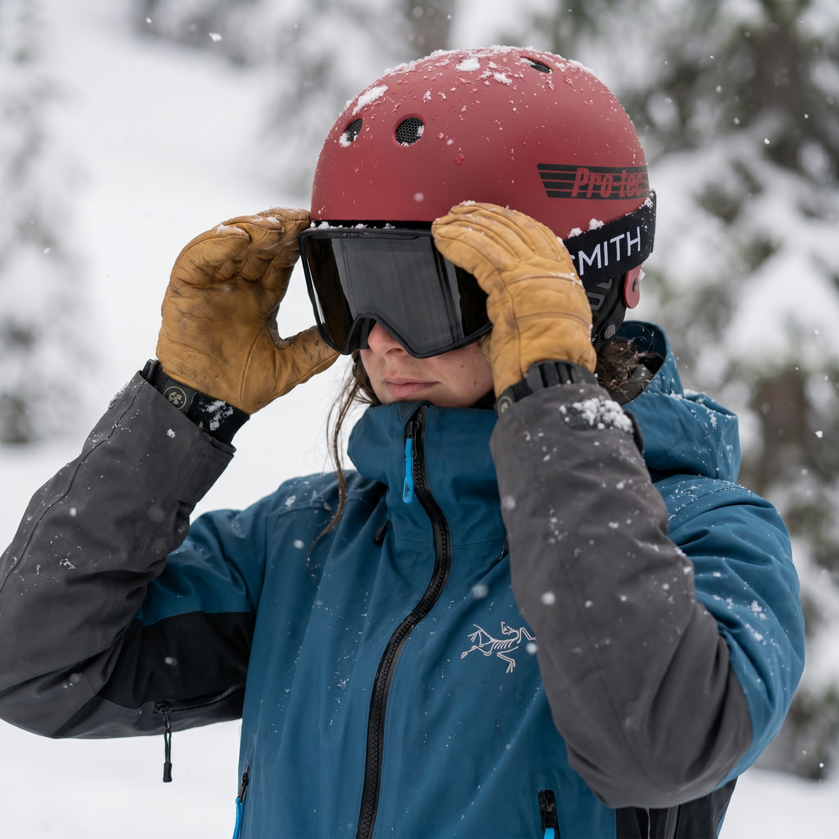 Old School Snow w/MIPS - Matte Red