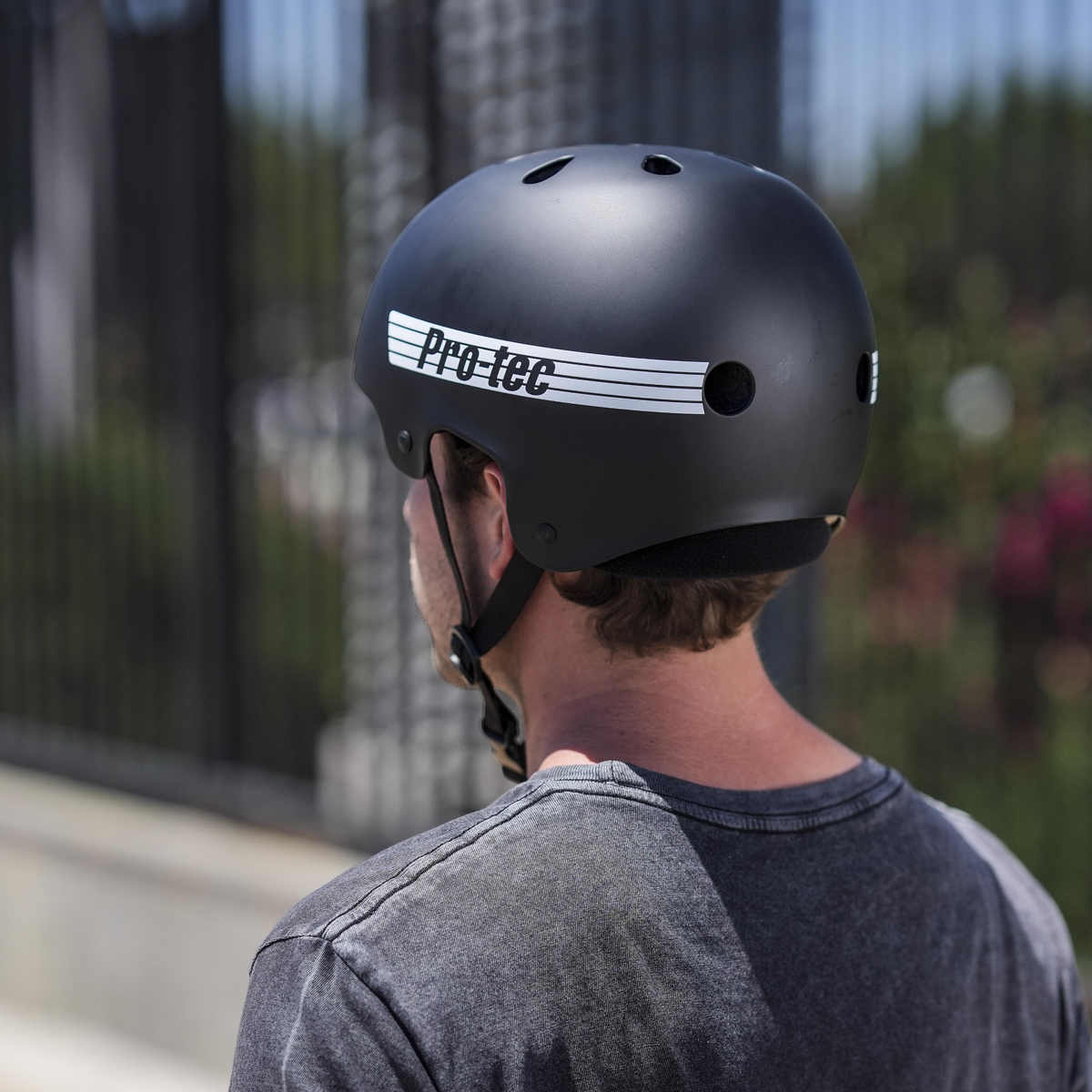OLD SCHOOL LOW PRO HELMET - MATTE BLACK (CERTIFIED)