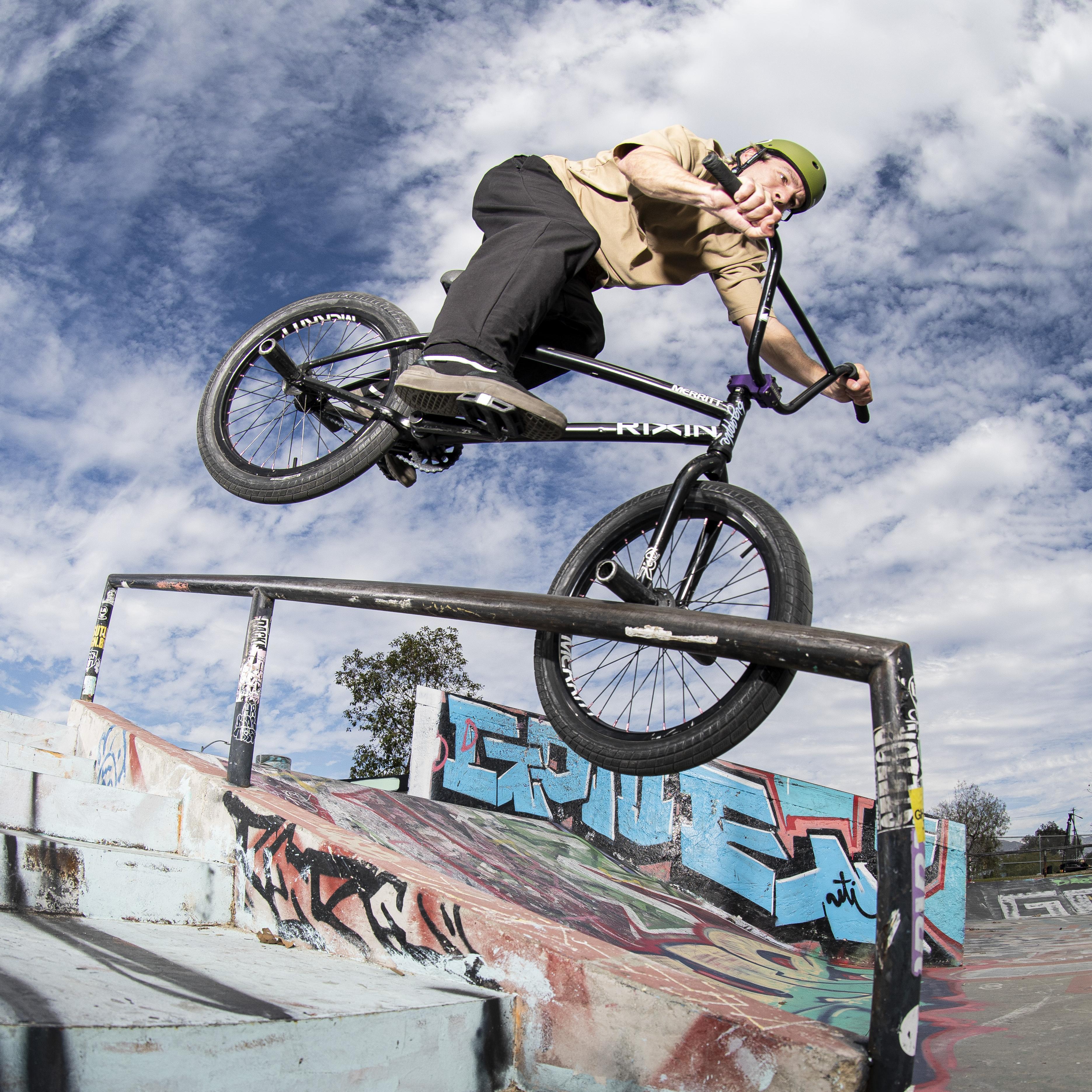 LOW PRO Certified Helmet - Matte Army Green