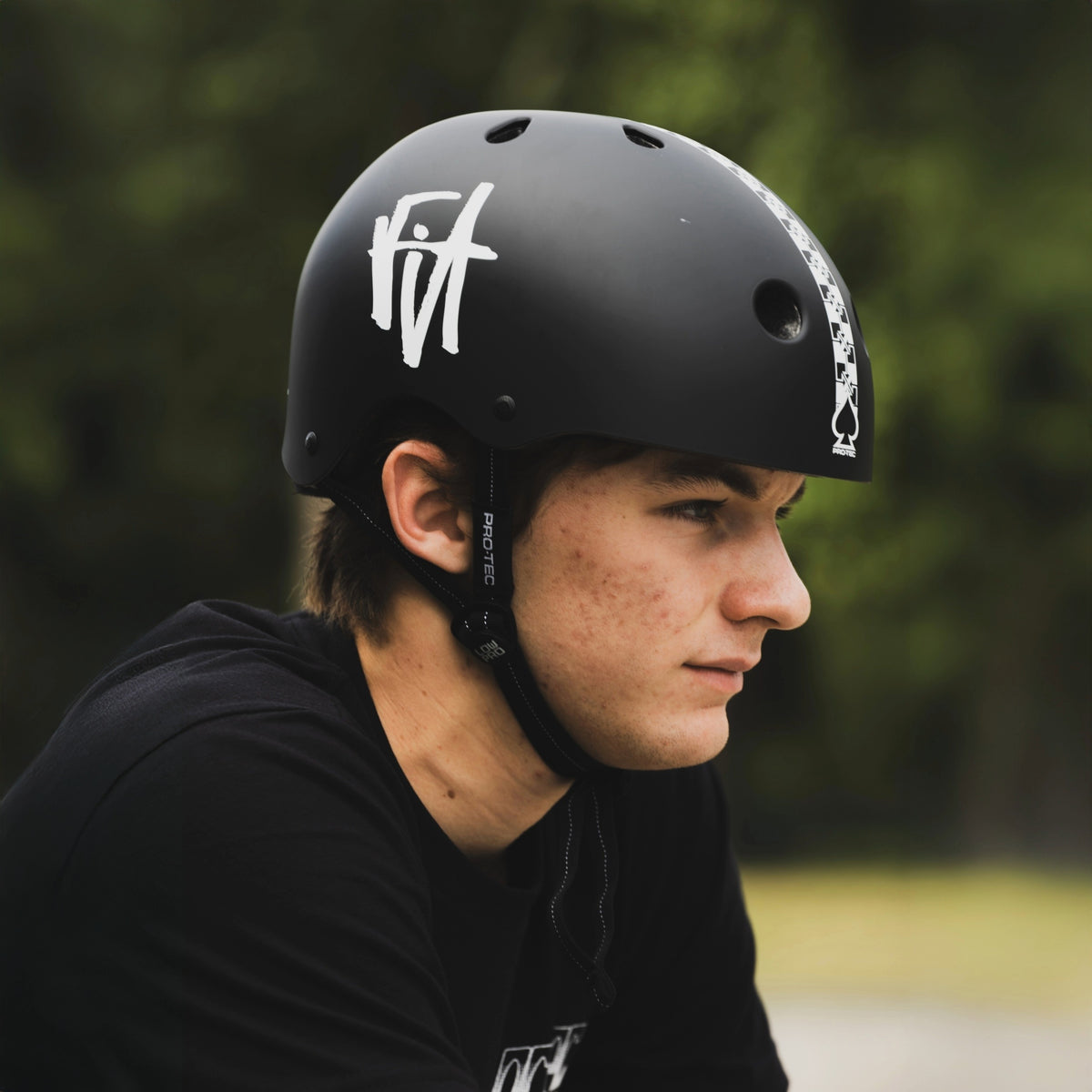 LOW PRO Certified Helmet - FIT CHECKERED SIGNATURE EDITION - MATTE BLACK